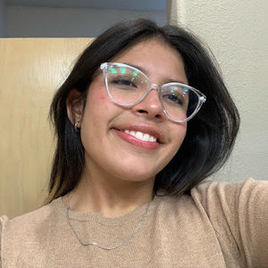 Meet your Posher, Valeria